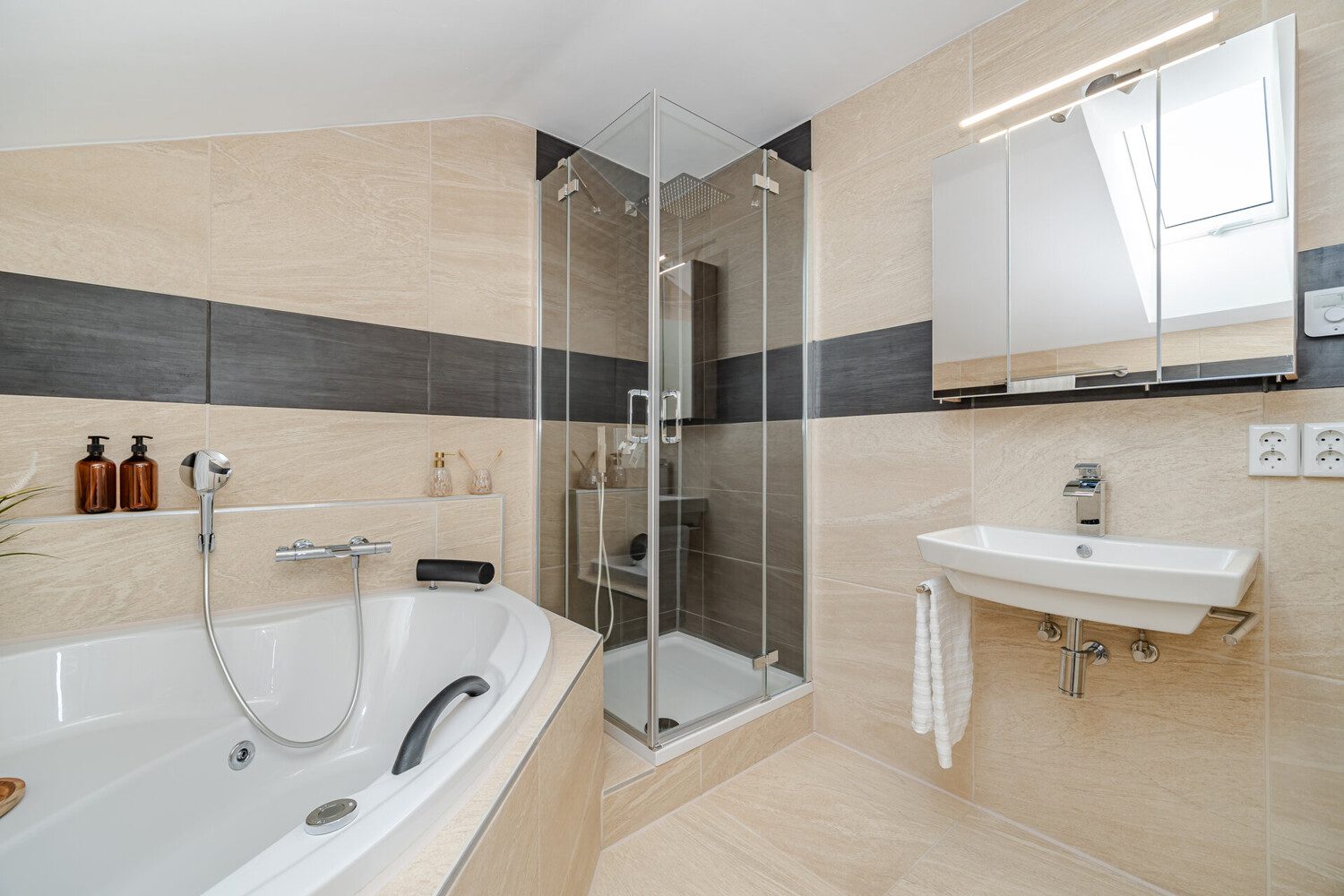 Badezimmer im OG