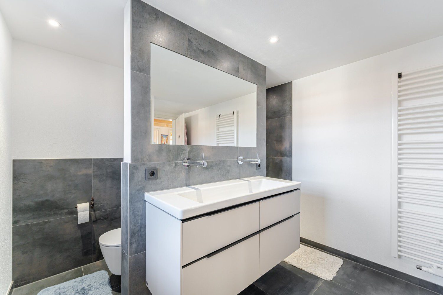 Badezimmer im Obergeschoss