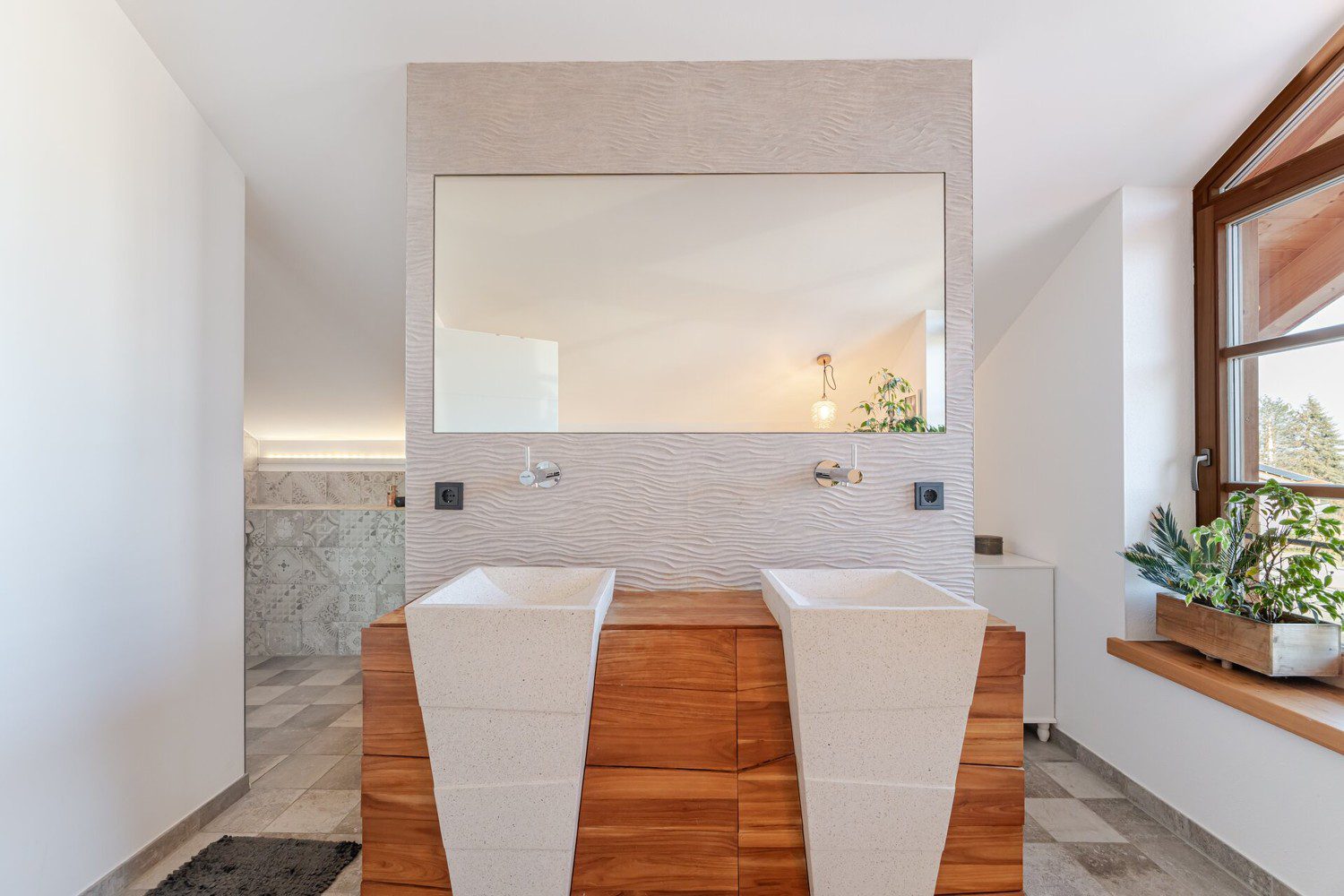 Badezimmer im Dachgeschoss
