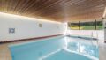 Schwimmbad im Haus