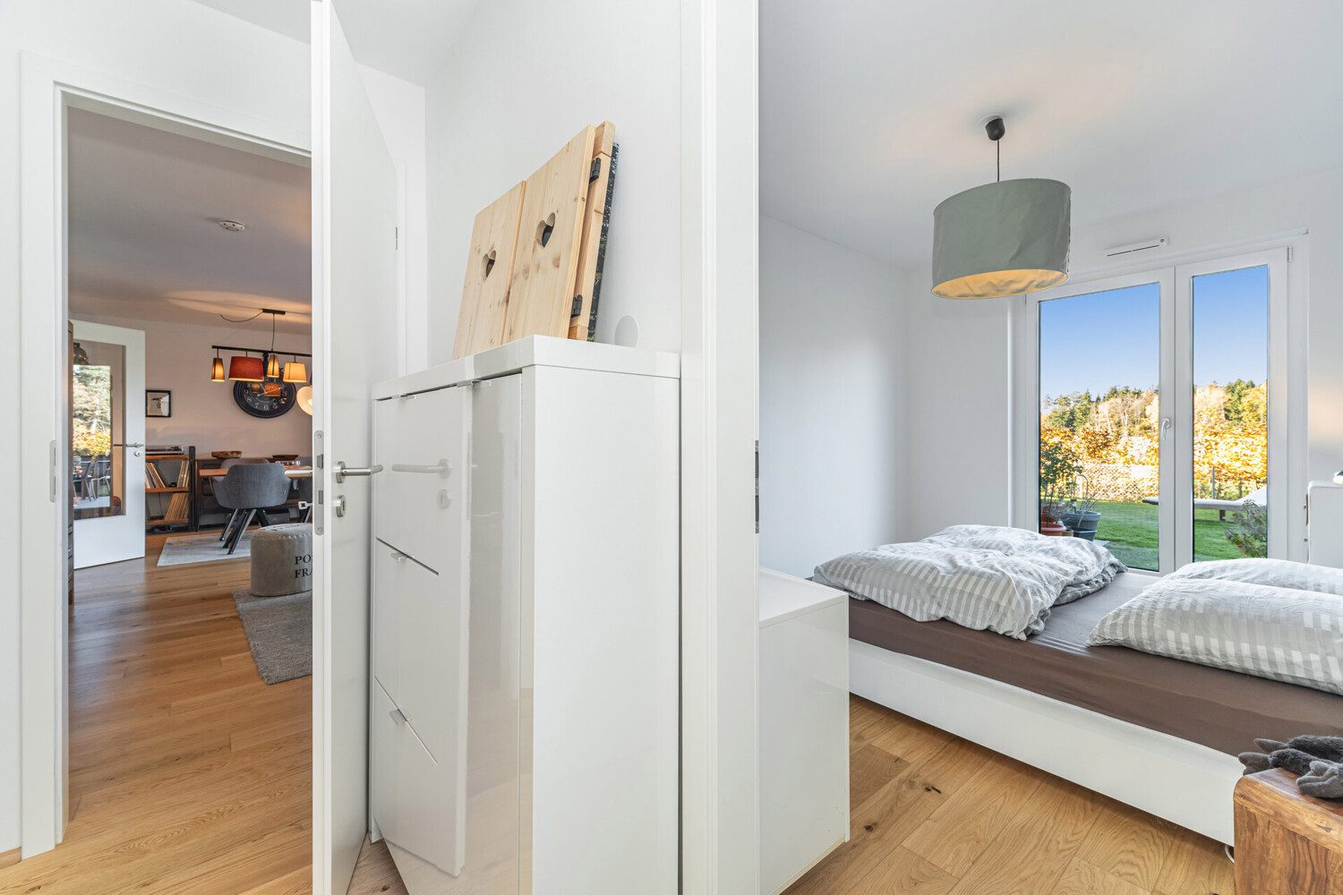 Schlafzimmer 1